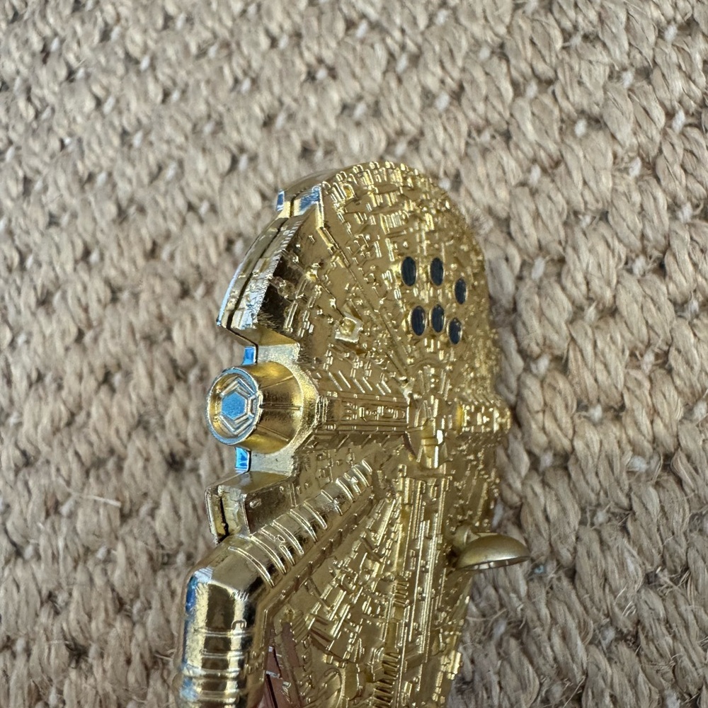 Gold Millennium Falcon Metal Model. Excellent condition. No base as seen - Picture 7 of 8